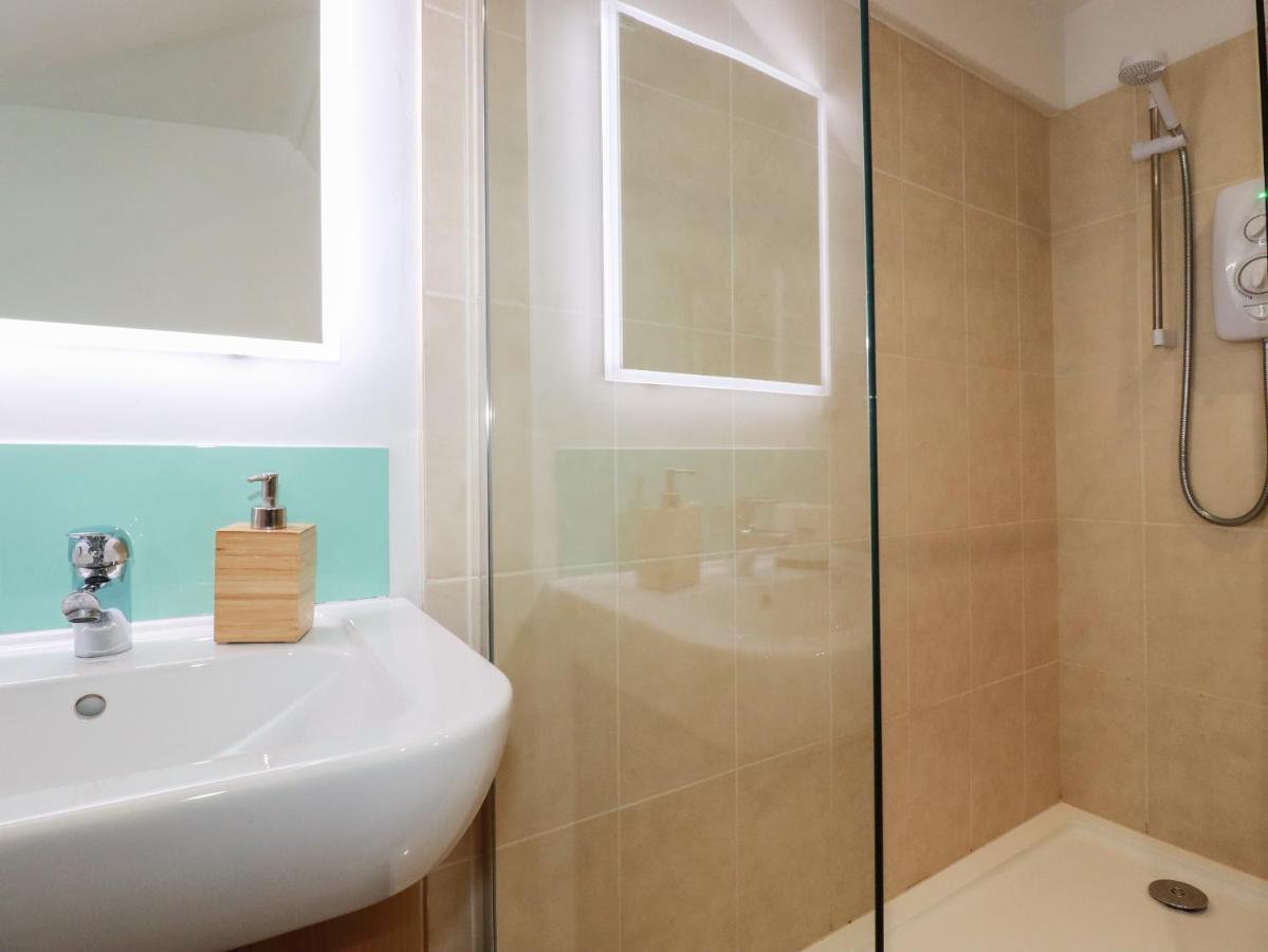 Harbour Light Apartment Боскасъл Екстериор снимка